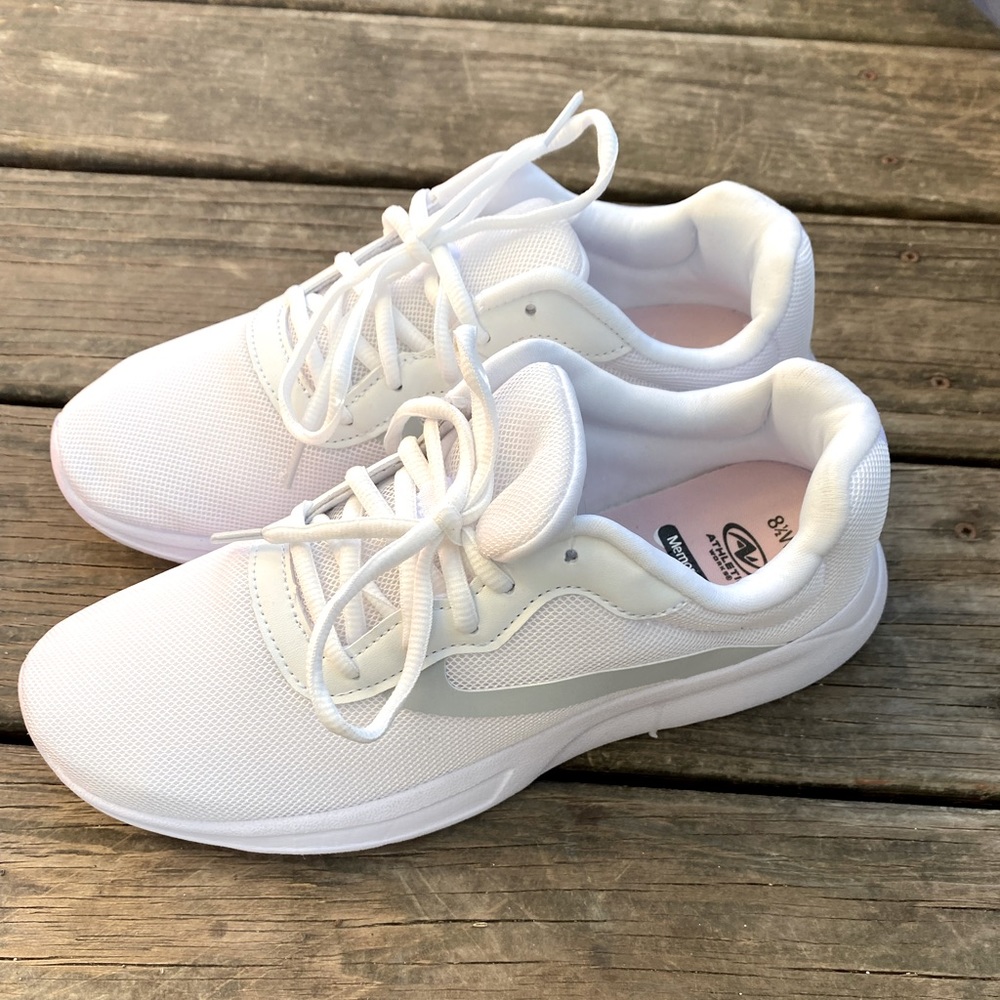 Women’s white Sneakers 8.5 W